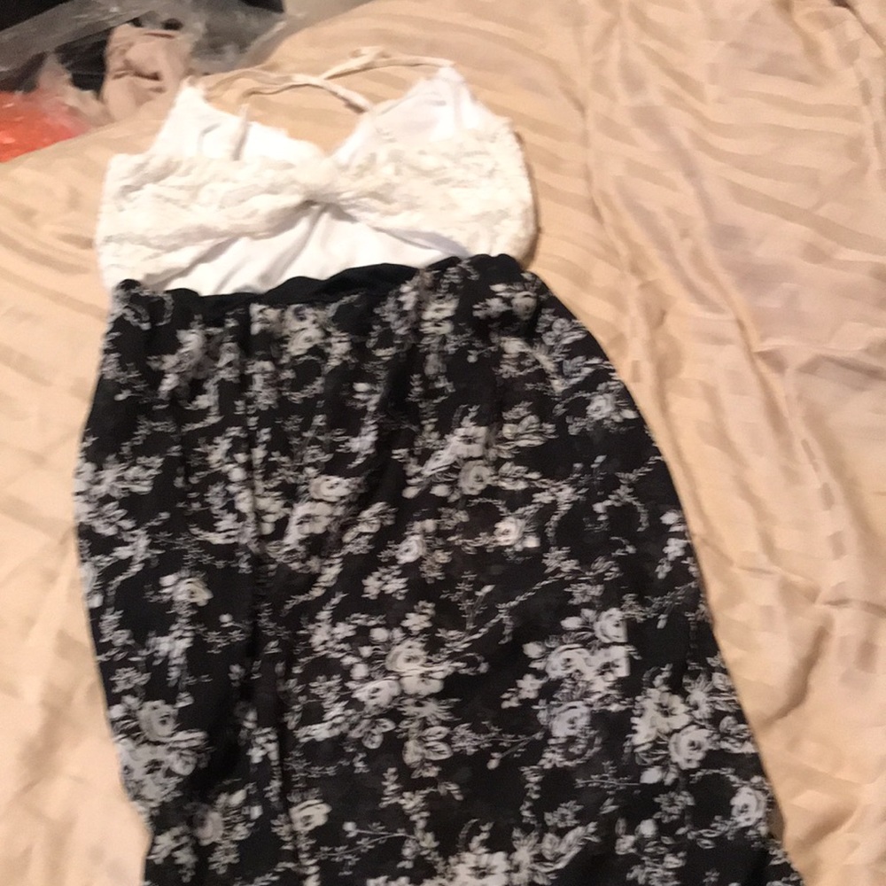Dress - Picture 3 of 3